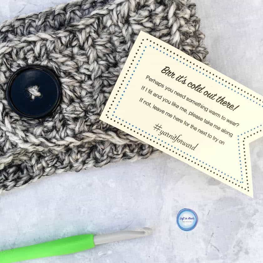 An easy crochet ear warmer made with bulky yarn