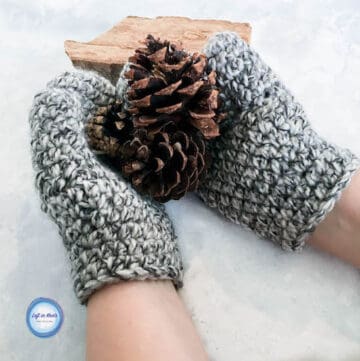 Women's Basic Bulky Mittens Crochet Pattern - Left in Knots