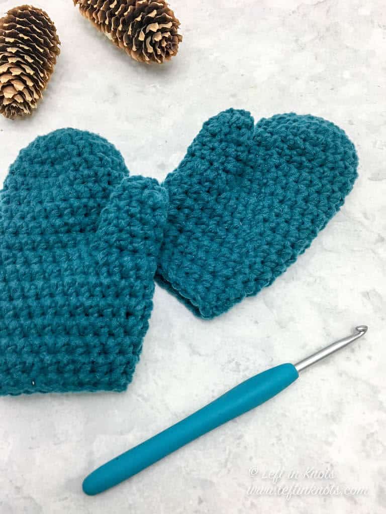 Small crochet children's mittens