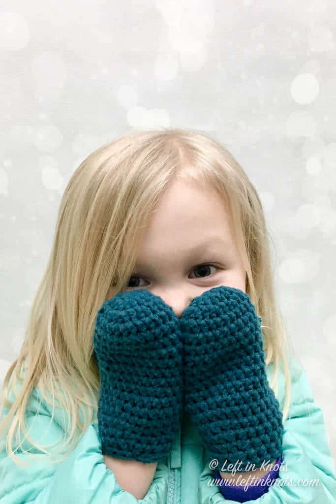 Small crochet children's mittens