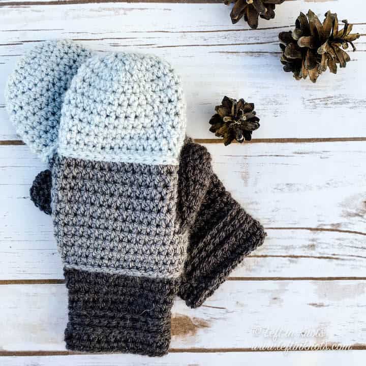 Color block crochet mittens in shades of gray